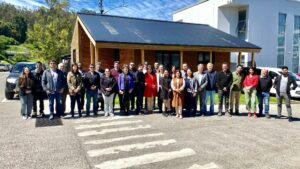 Pymes visitaron prototipo de vivienda social rural para conocer resultados de los métodos modernos de construcción sostenible en madera