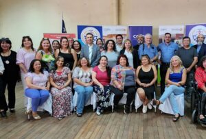 Para mejorar sus negocios emprendedores sobre 40 años participan en programa Viraliza de Corfo