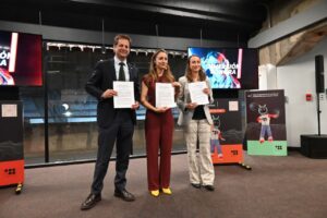 Corfo y UC sellan alianza para el desarrollo de investigación y competencias en industrias tecnocreativas