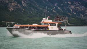 Villa O’Higgins mejora su conectividad turística con nueva embarcación apoyada por Corfo