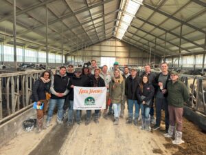 Jóvenes lecheros chilenos en Europa: tecnología, genética y colaboración como claves del futuro