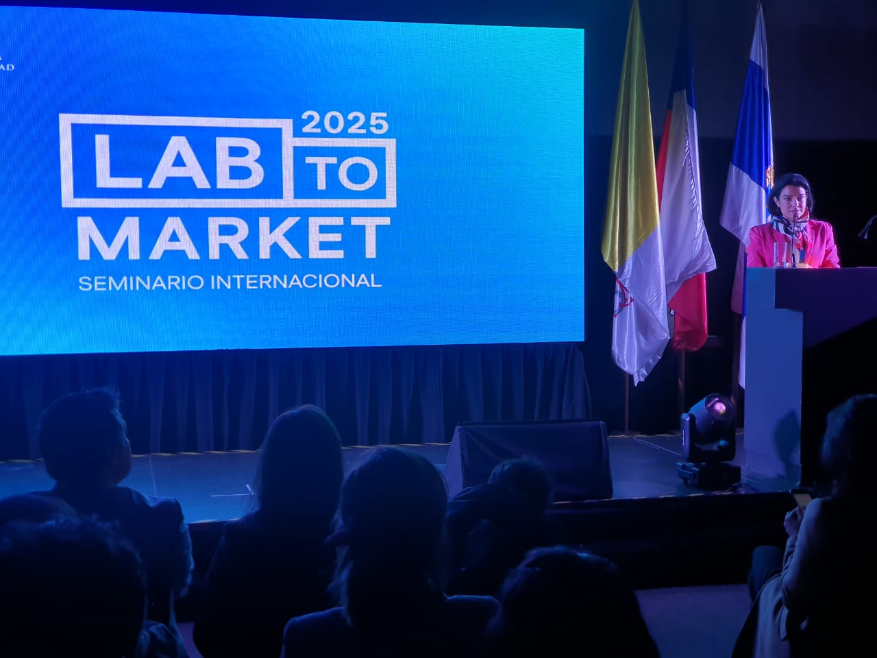 Corfo destaca oportunidades para emprendimientos de base científica tecnológica que, en la actualidad, sólo llega a un 20% del total